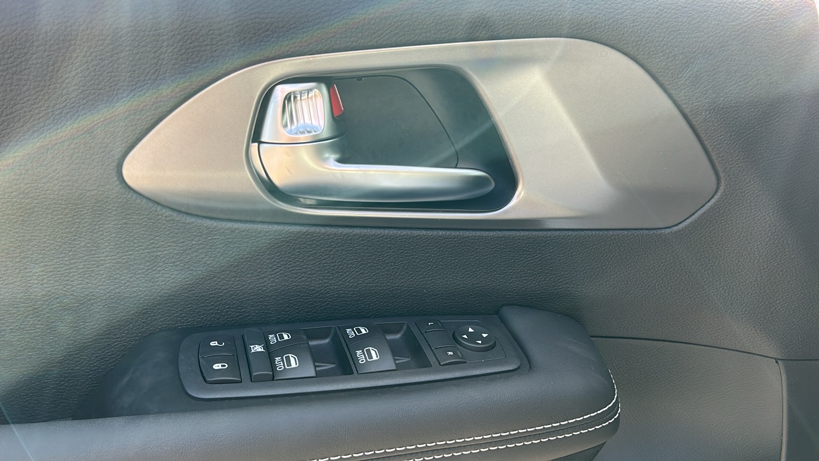 2026 Chrysler Voyager LX photo 21