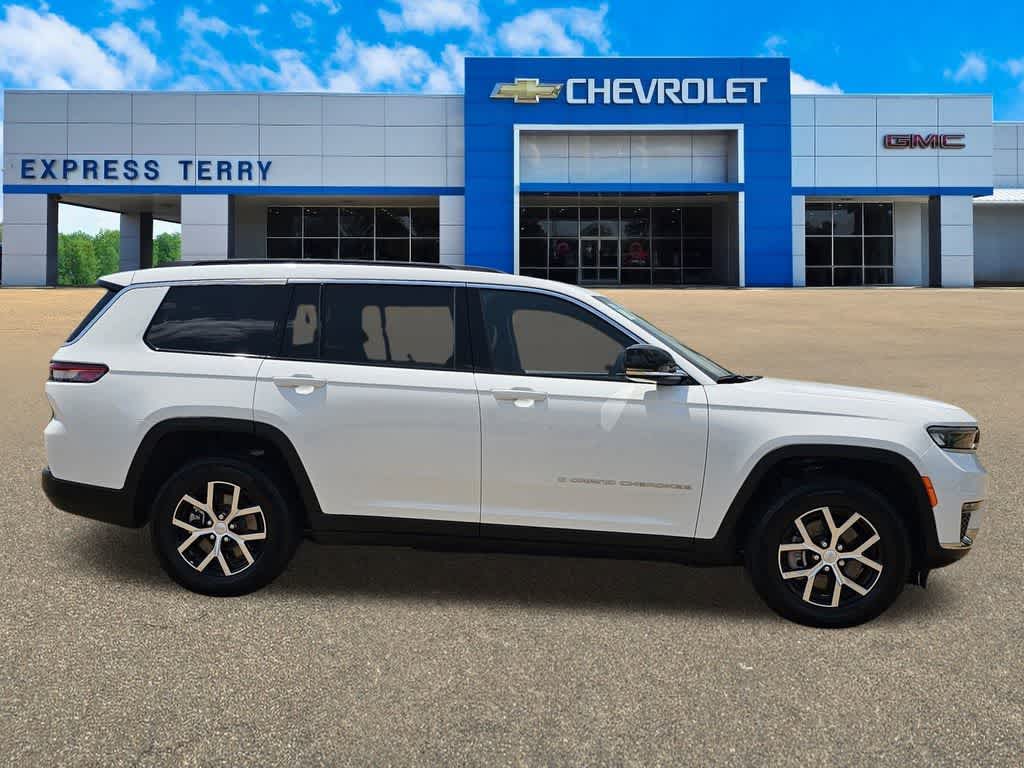 2024 Jeep Grand Cherokee Limited photo 3