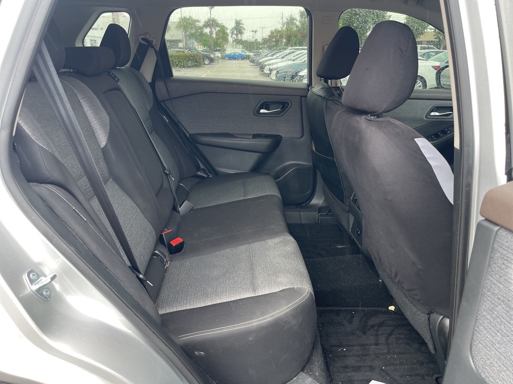 2021 Nissan Rogue SV photo 11