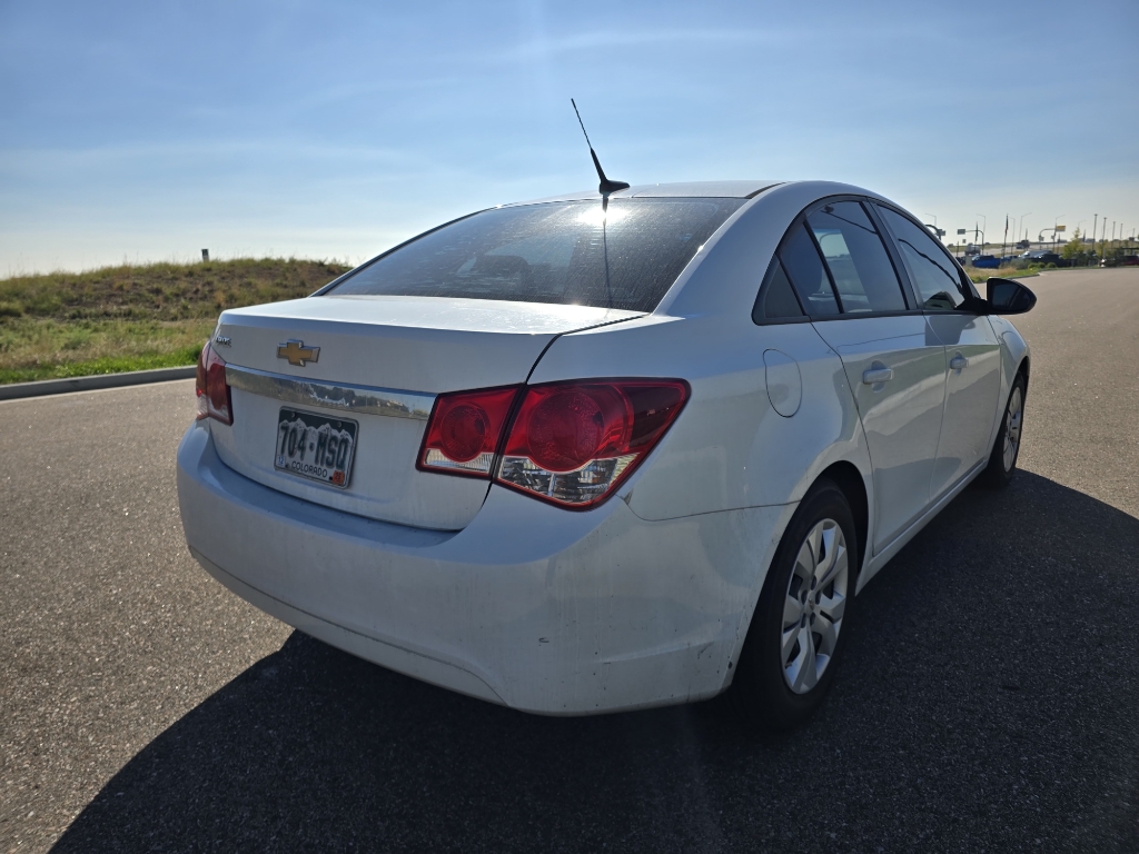 2014 Chevrolet Cruze LS photo 4