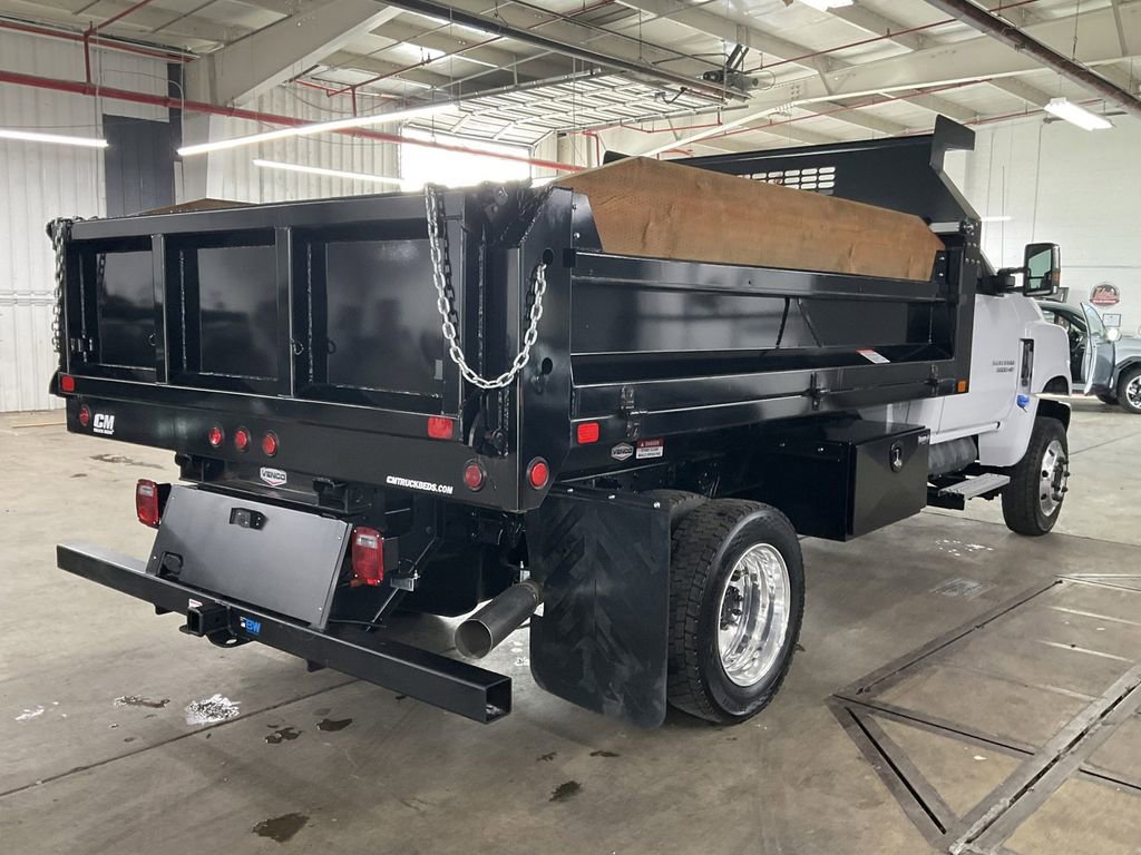 2024 Chevrolet Silverado 5500HD LT photo 4
