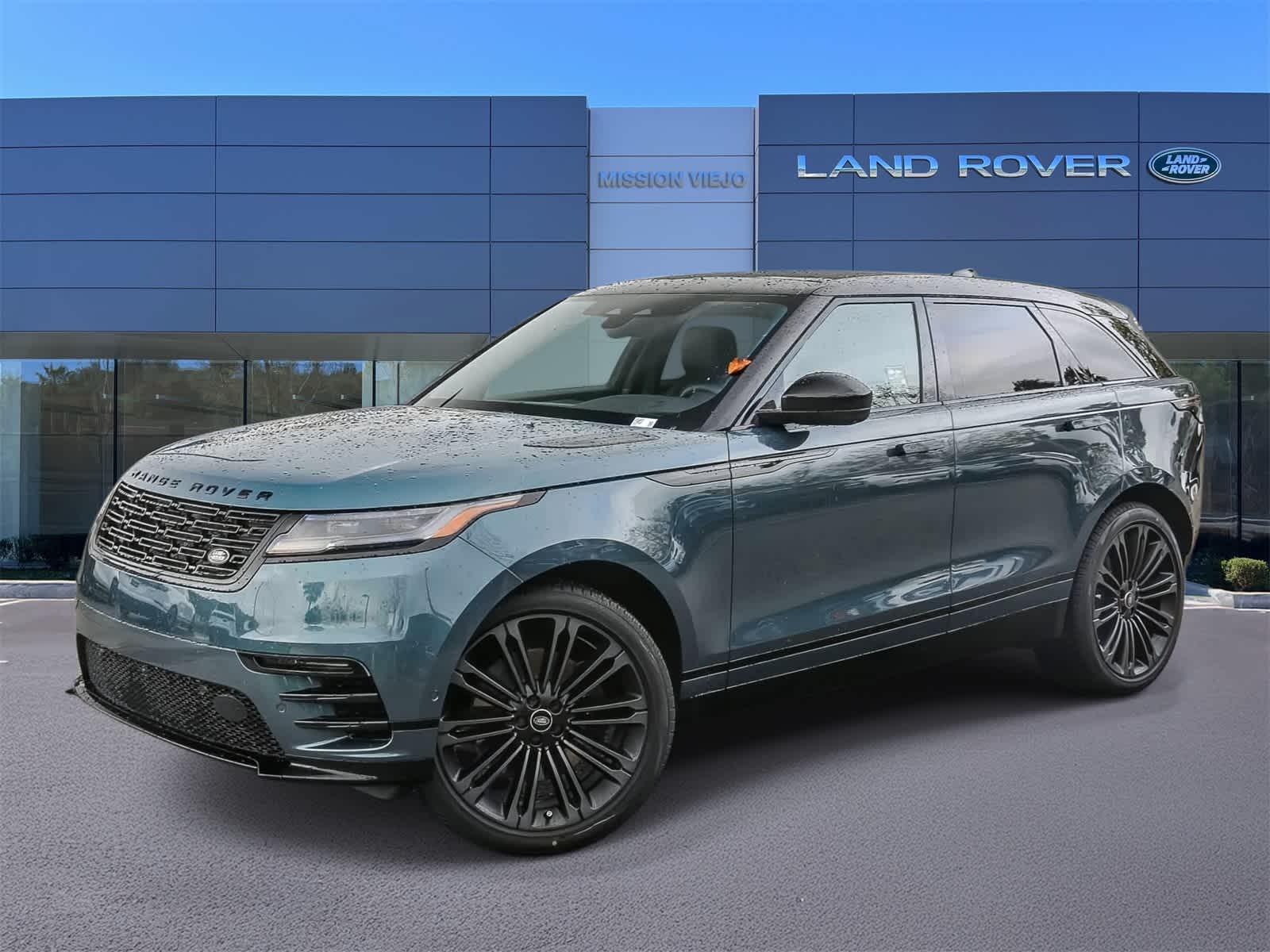 2026 Land Rover Range Rover Velar Dynamic SE's photo