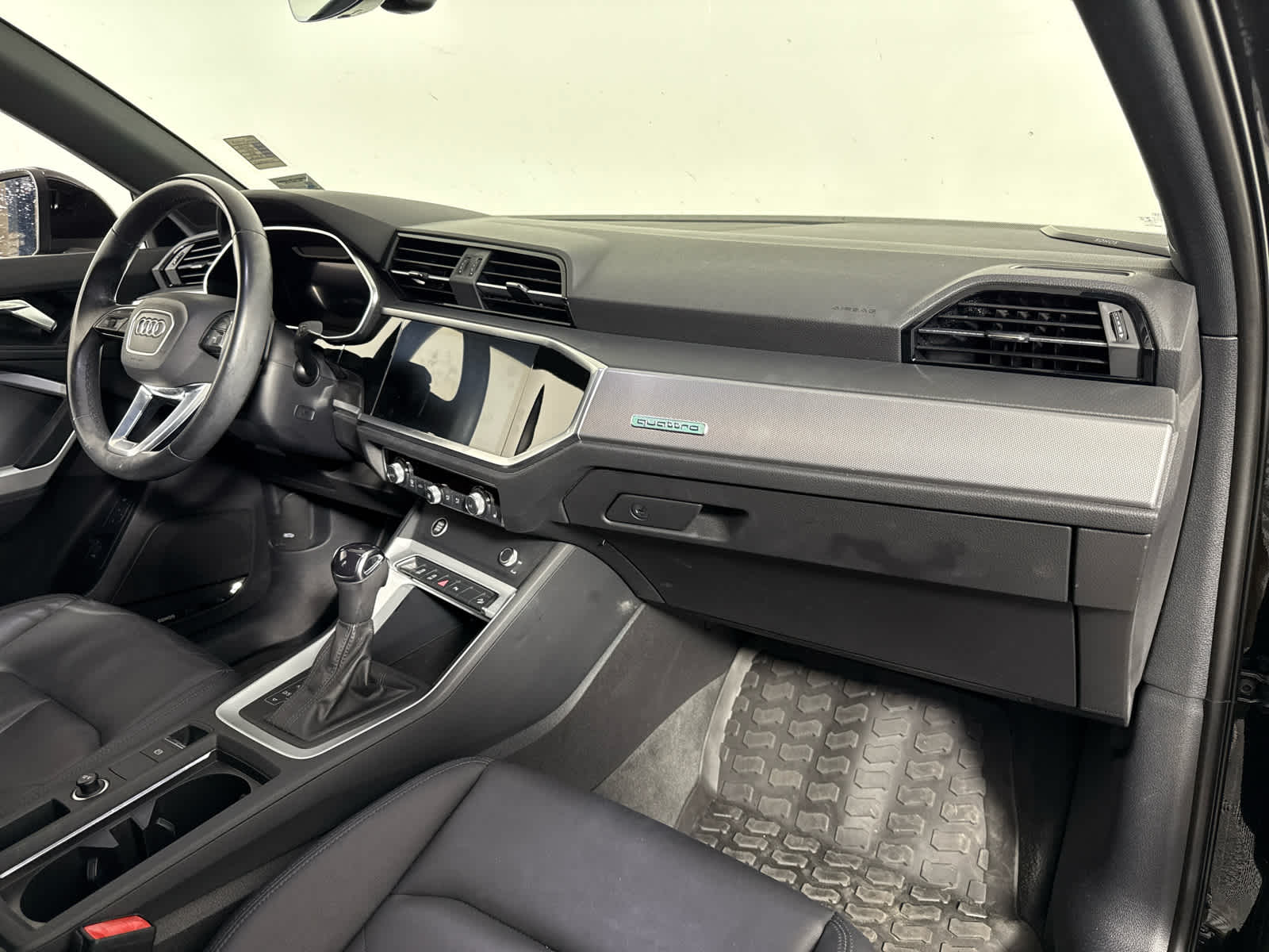 2022 Audi Q3 S line Premium Plus photo 25
