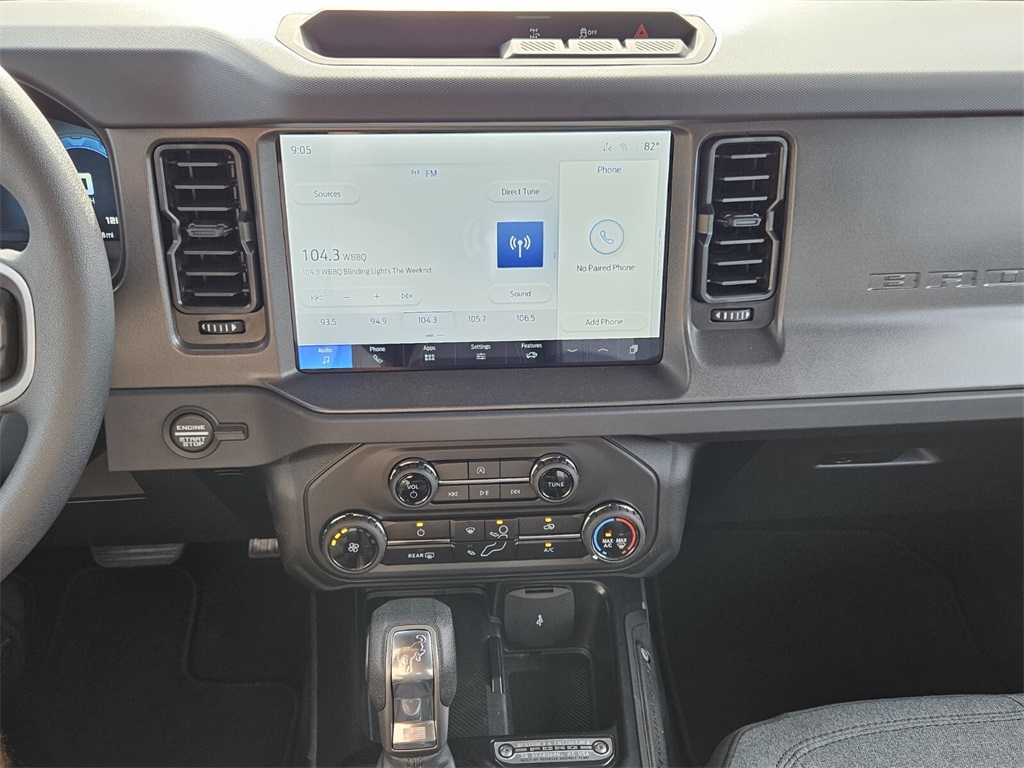 2025 Ford Bronco Base photo 16