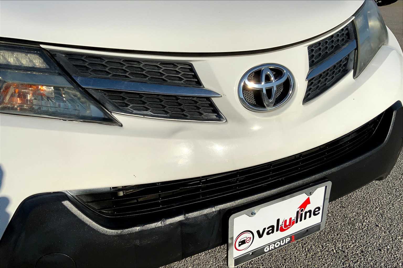 2015 Toyota RAV4 XLE photo 26