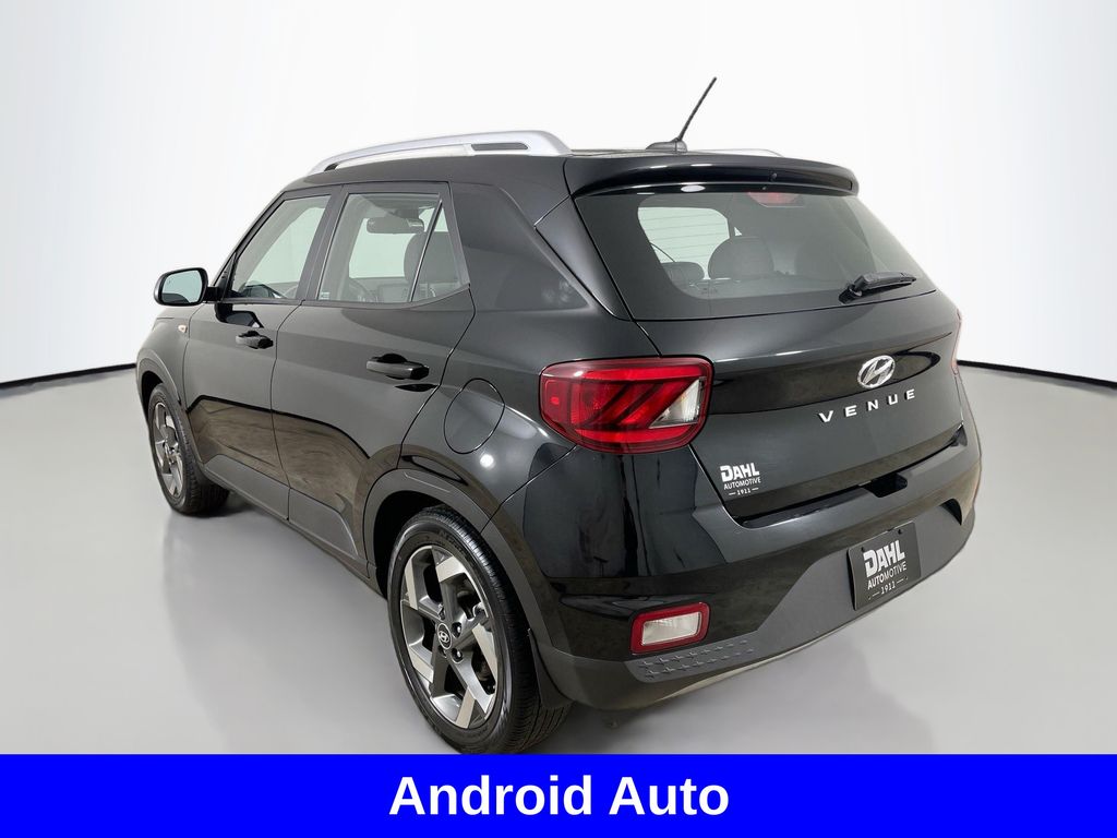 2023 Hyundai Venue SEL photo 3