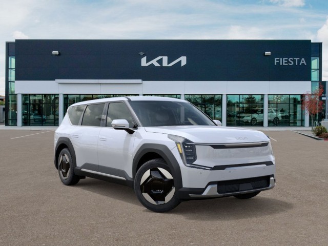 New 2026 Glacial White Pearl Kia Light Short Range image 8