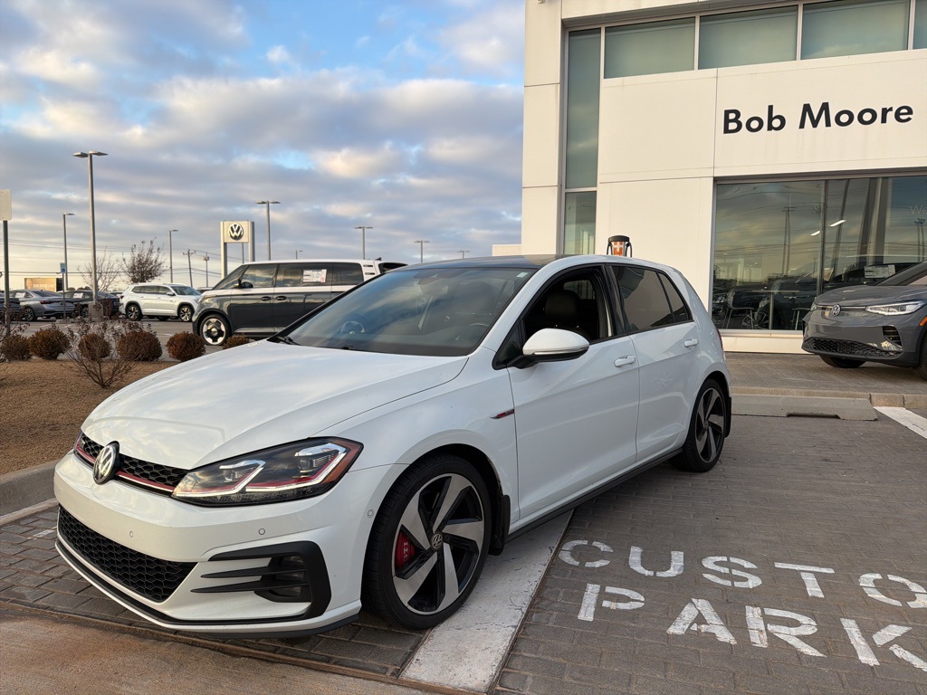2018 Volkswagen Golf GTI S's photo