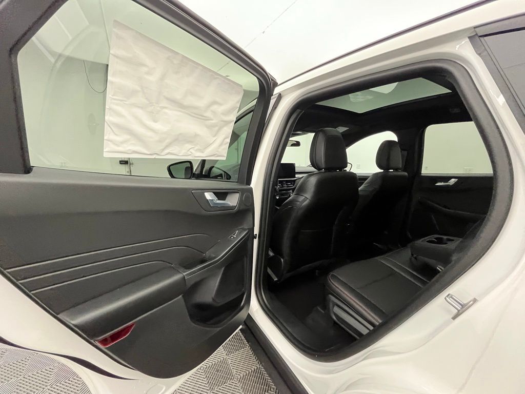 2024 Ford Escape ST-Line Select photo 33