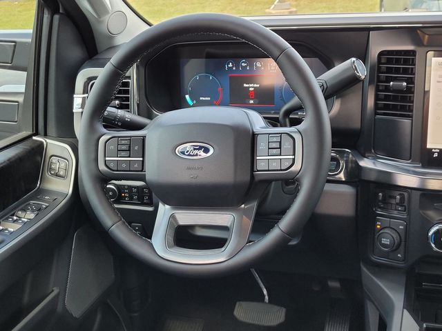 2026 Ford F-350 Lariat photo 3