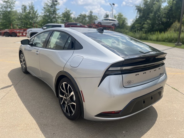 2024 Toyota Prius Prime XSE photo 3
