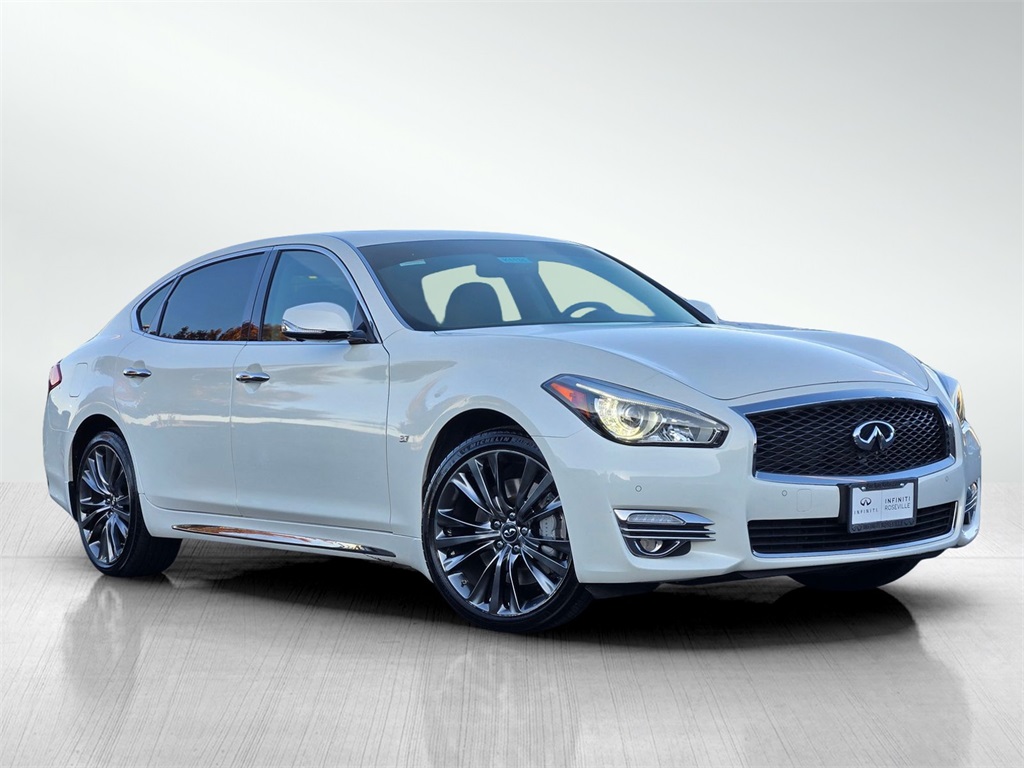 2018 INFINITI Q70L LUXE's photo