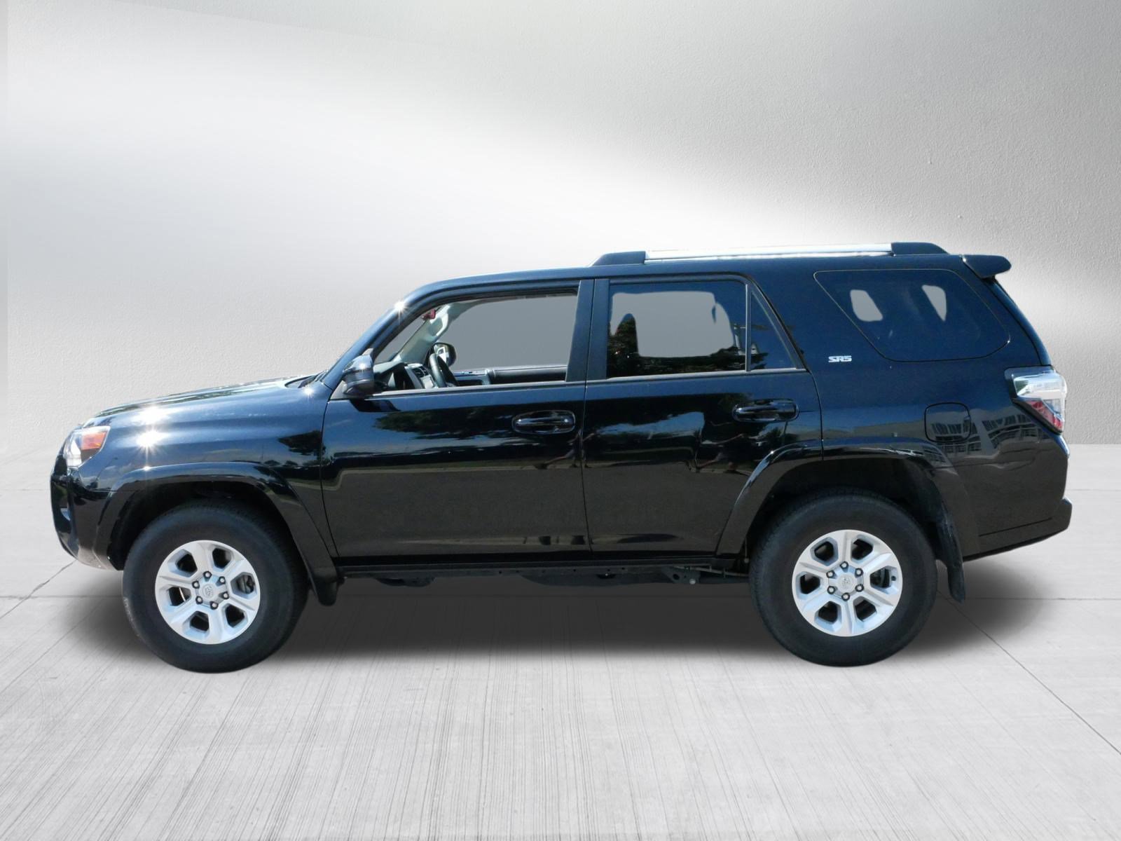 2024 Toyota 4Runner SR5 photo 4