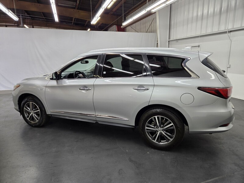 2016 Infiniti QX60 Base photo 3