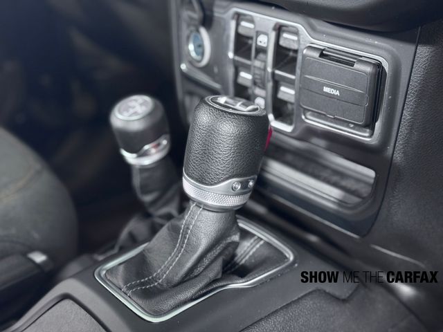2024 Jeep Wrangler Sahara 4xe photo 23