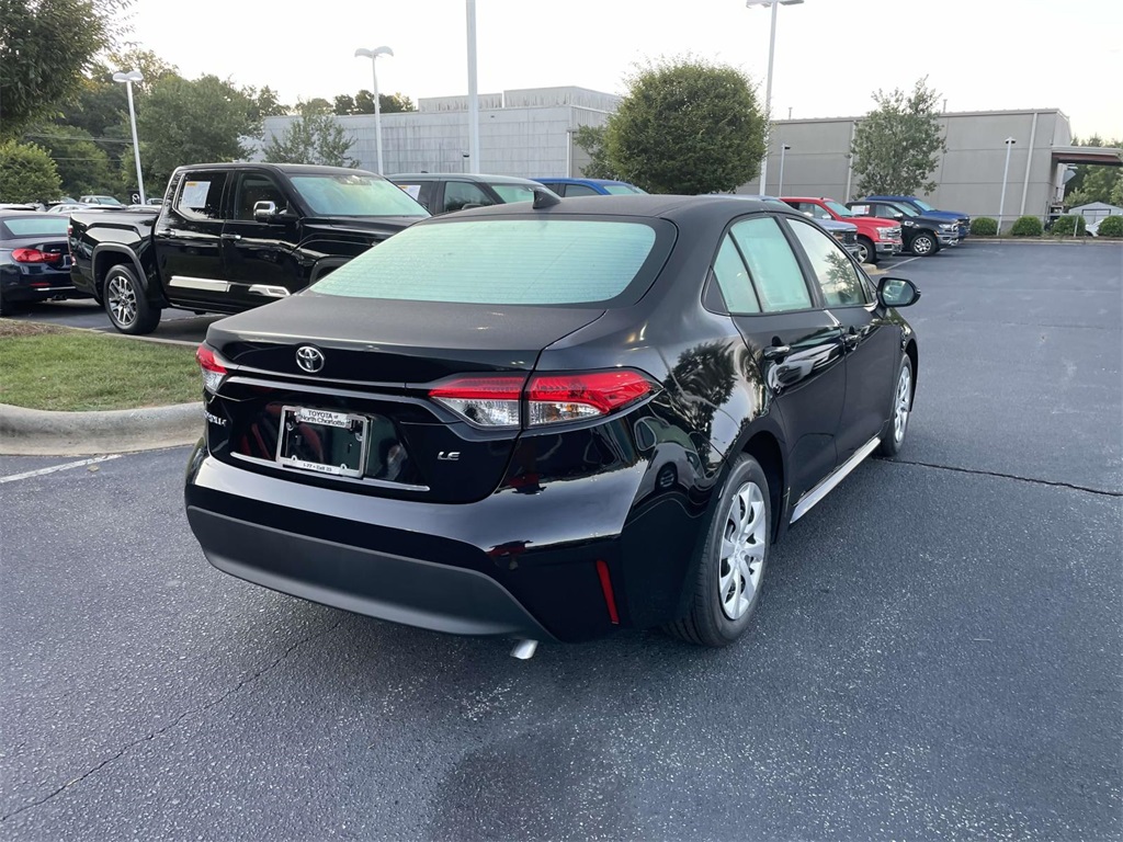 2025 Toyota Corolla LE photo 7