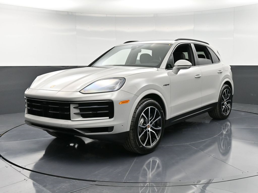 2026 Porsche Cayenne E-Hybrid photo 4