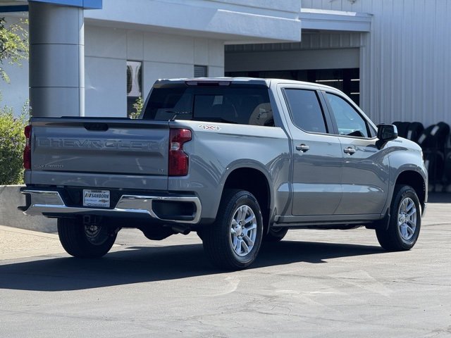 2025 Chevrolet Silverado 1500 LT photo 3