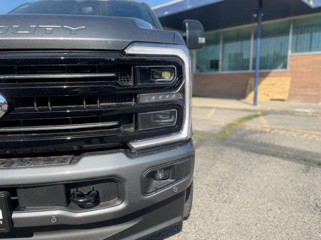 2025 Ford F-350 photo 6