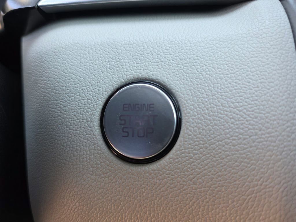 2022 Kia Sorento S photo 19