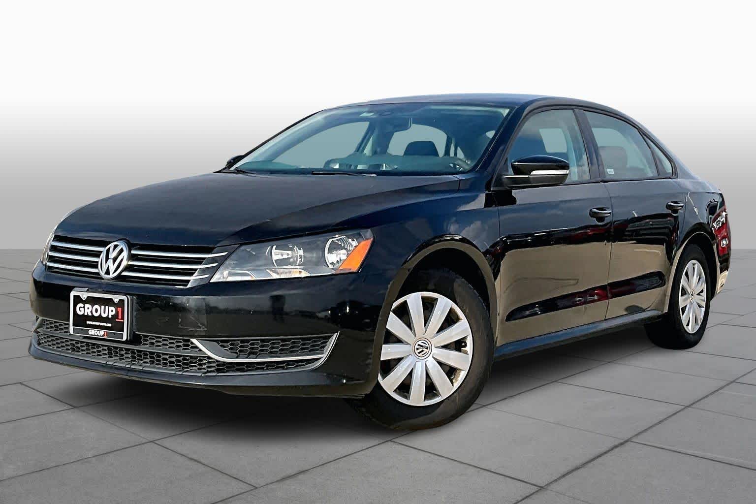 2013 Volkswagen Passat S's photo