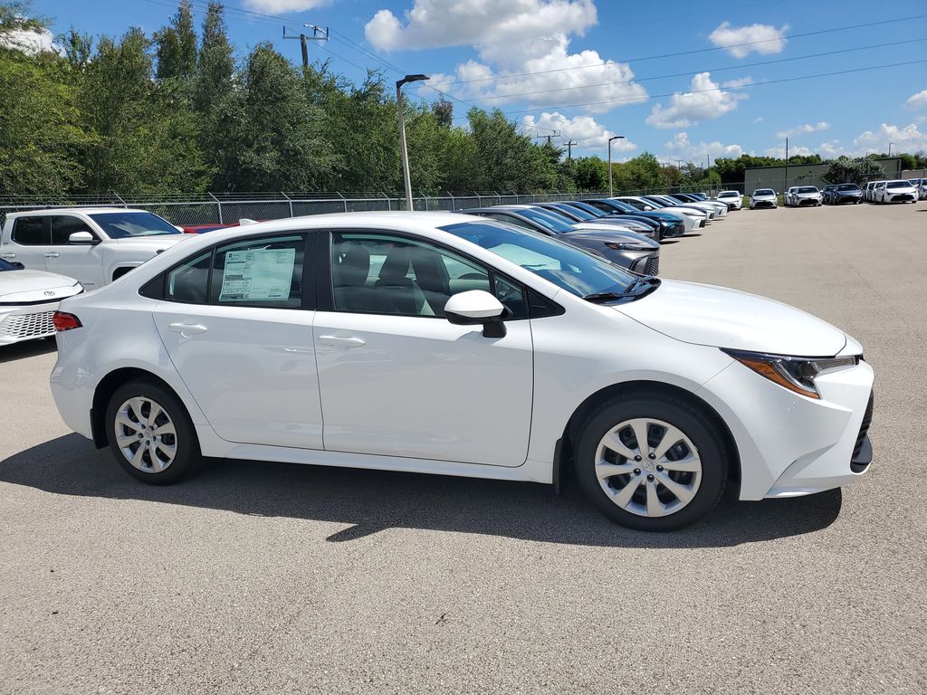2026 Toyota Corolla LE photo 4
