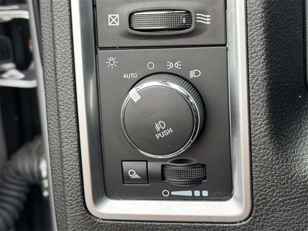 2019 Ram 1500 Classic Warlock photo 27
