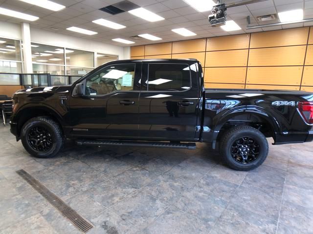 2025 Ford F-150 XLT photo 4