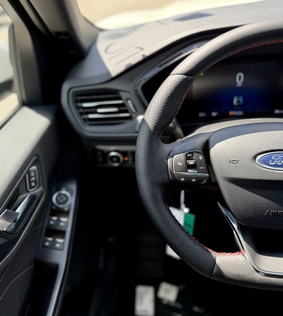 2025 Ford Escape Hybrid ST-Line Select photo 15