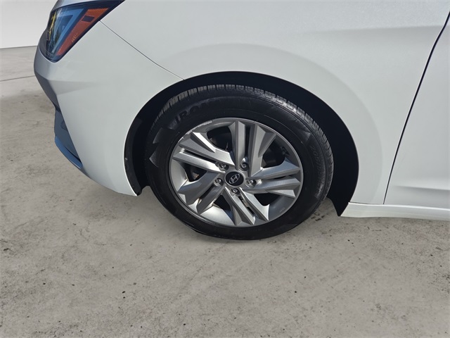 2020 Hyundai Elantra Value Edition photo 14