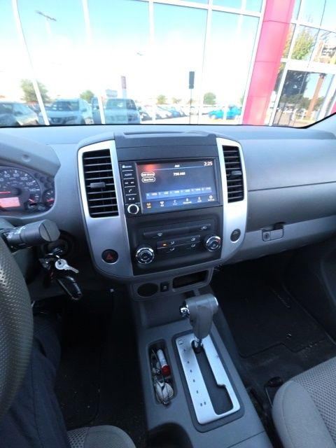 2019 Nissan Frontier SV photo 4