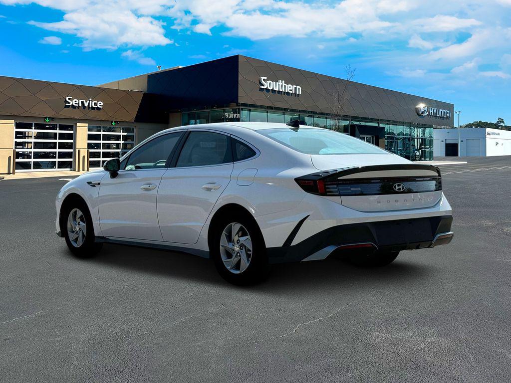 2025 Hyundai Sonata SE photo 4