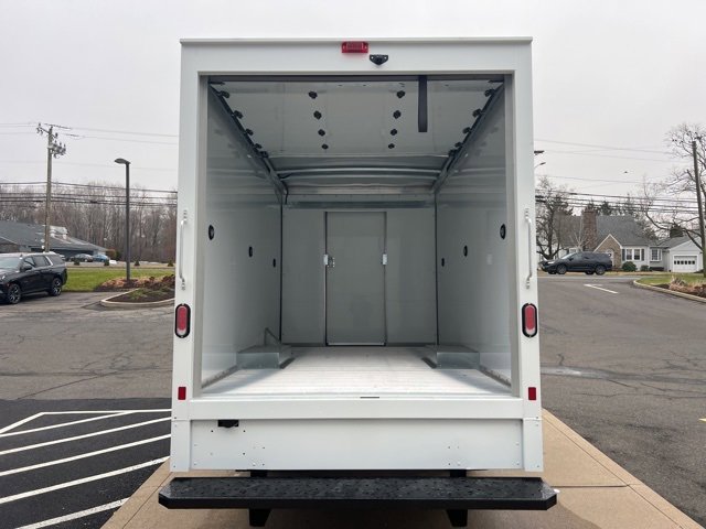 2024 Chevrolet Express Cutaway 3500 photo 17