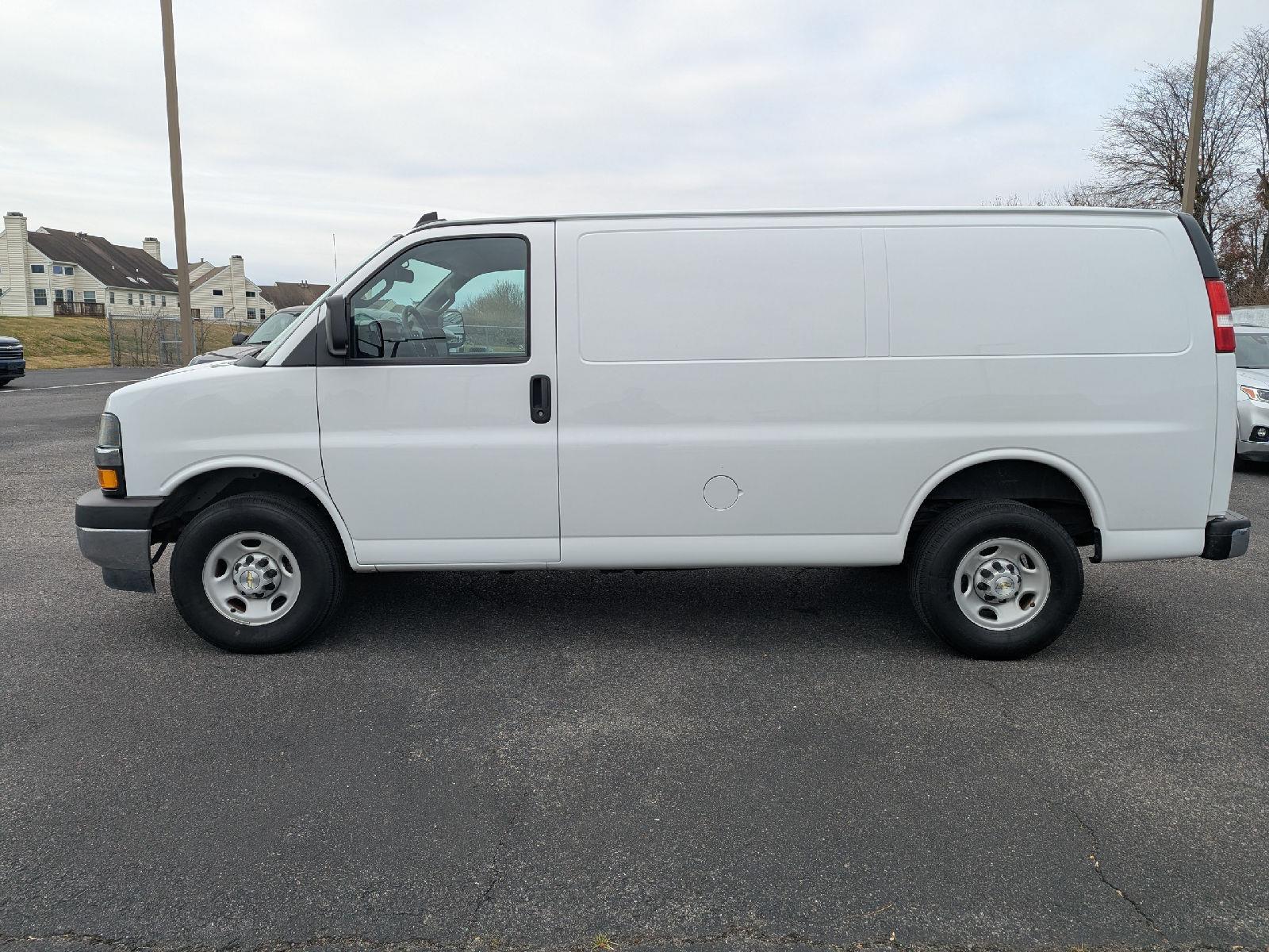 2024 Chevrolet Express Cargo Van 2500 photo 4