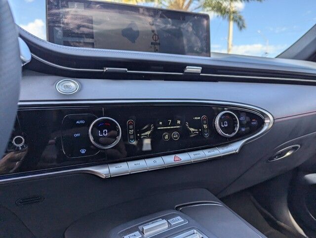 2025 Genesis GV70 2.5T photo 23