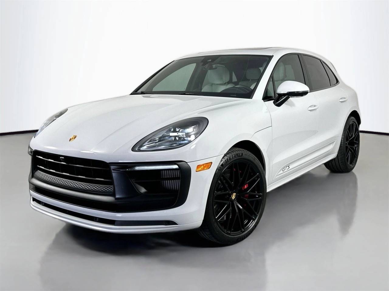 2022 Porsche Macan GTS's photo