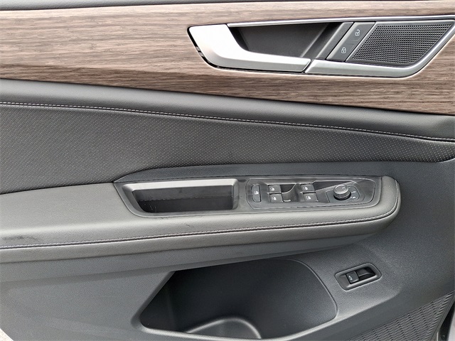 2025 Volkswagen Atlas SEL photo 11