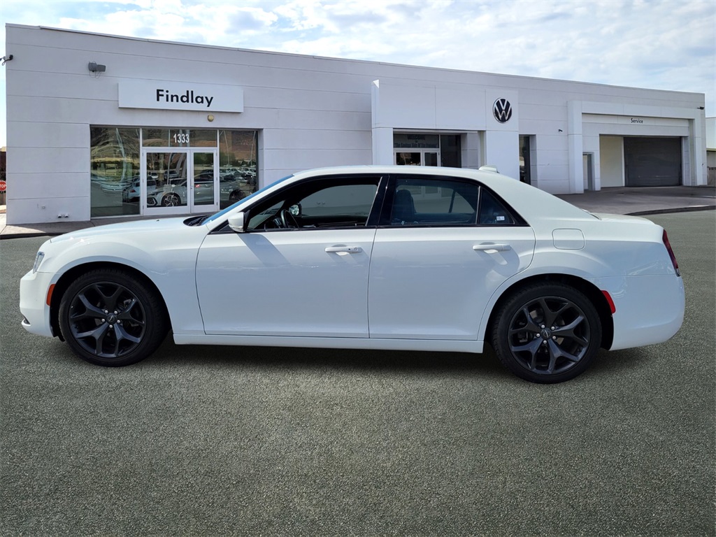2021 Chrysler 300 S photo 7