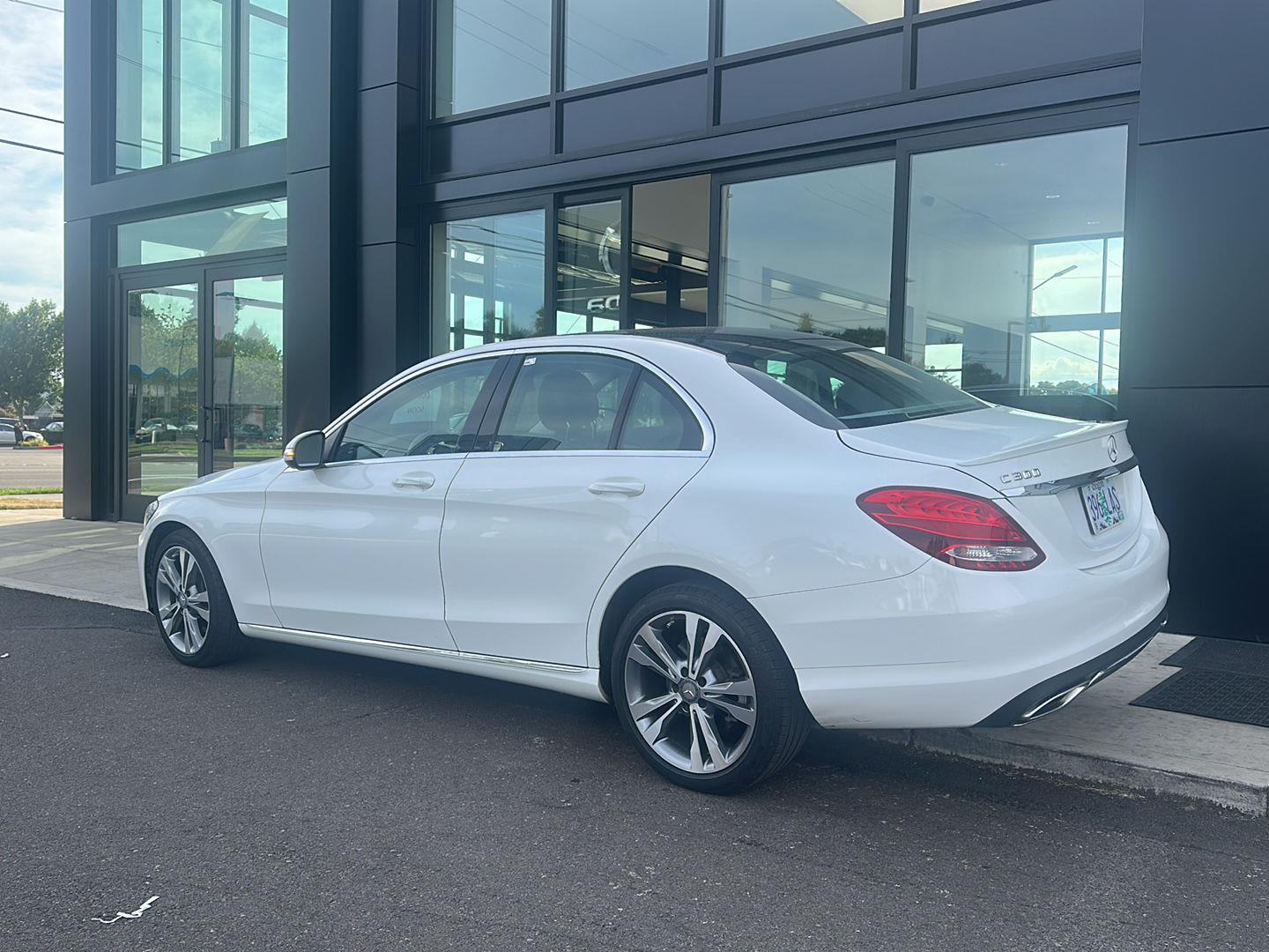 2015 Mercedes Benz C 300 4MATIC photo 3