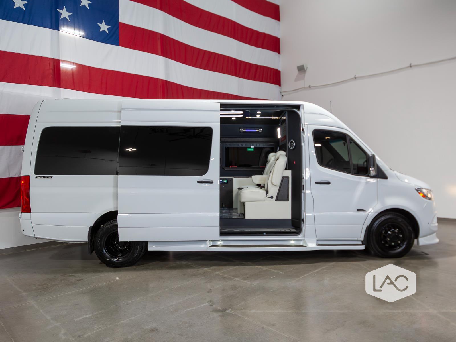 2021 Mercedes Benz Sprinter Crew Van photo 21