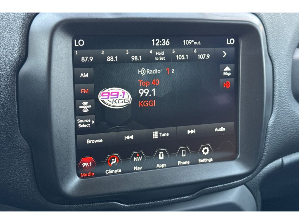 2022 Jeep Renegade Latitude photo 23