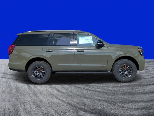 2025 Ford Expedition photo 2