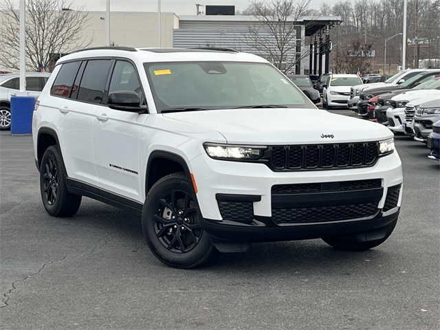 2025 Jeep Grand Cherokee L Altitude's photo