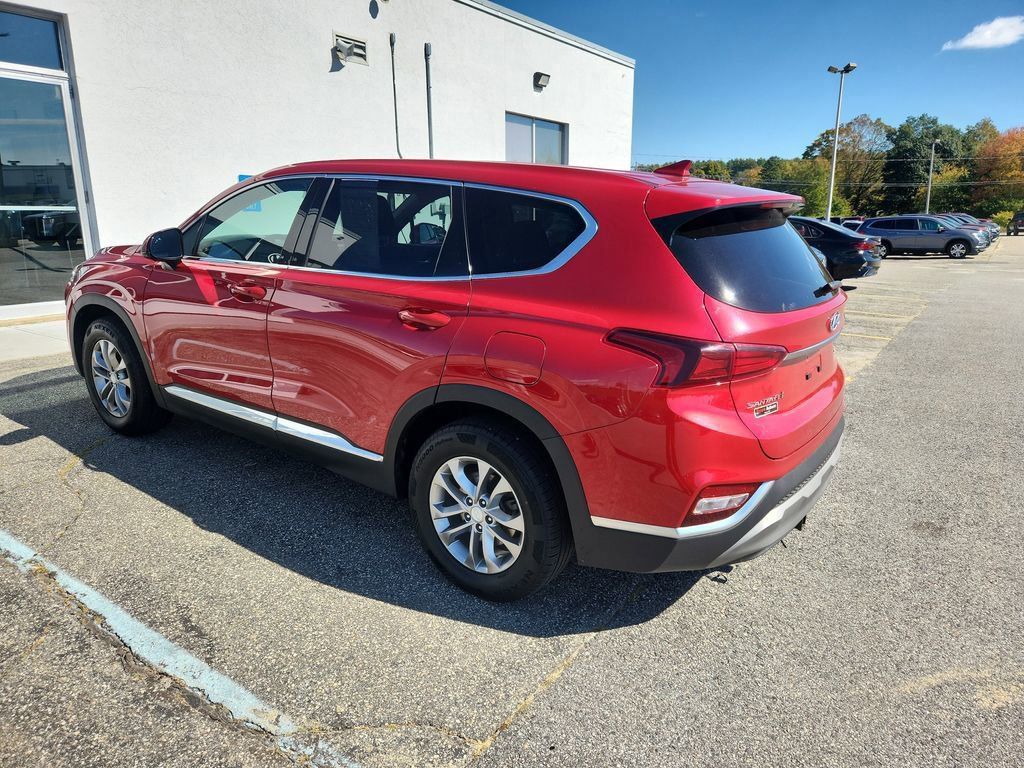 2020 Hyundai Santa Fe SEL photo 2