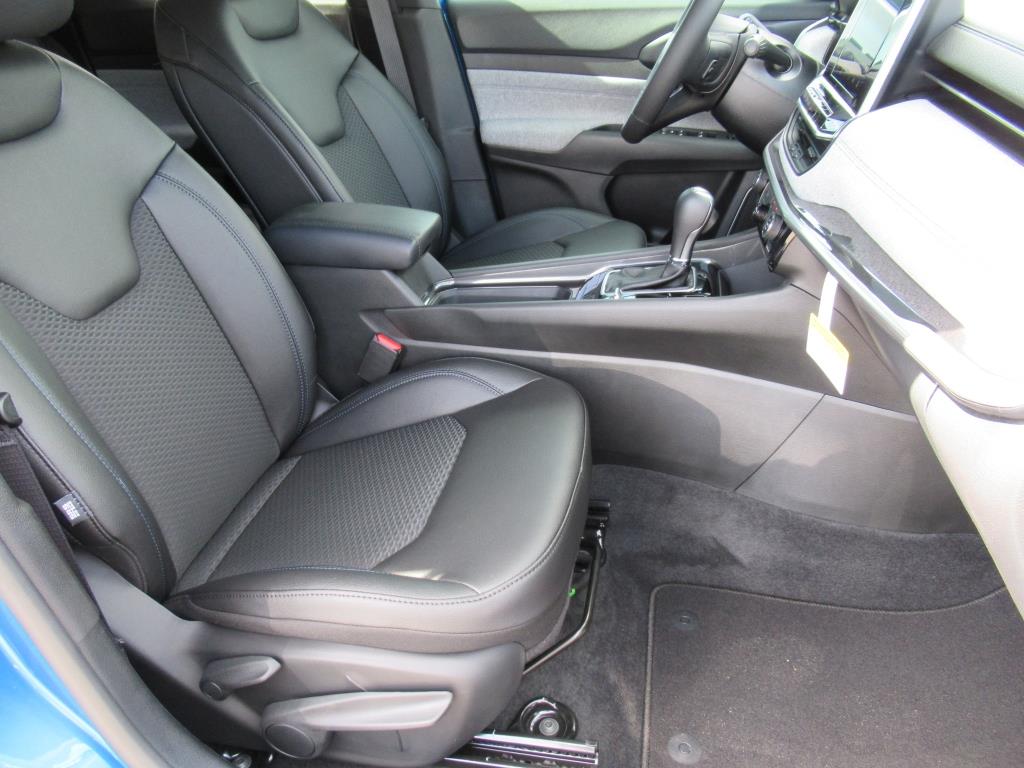 2025 Jeep Compass Latitude photo 10
