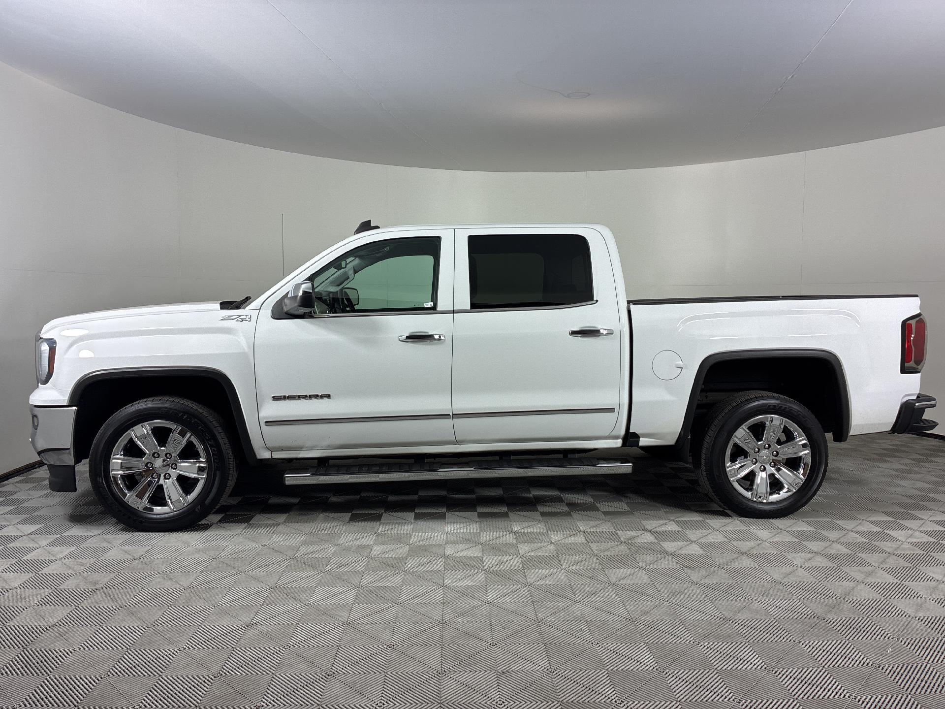 2018 Gmc Sierra SLT photo 2