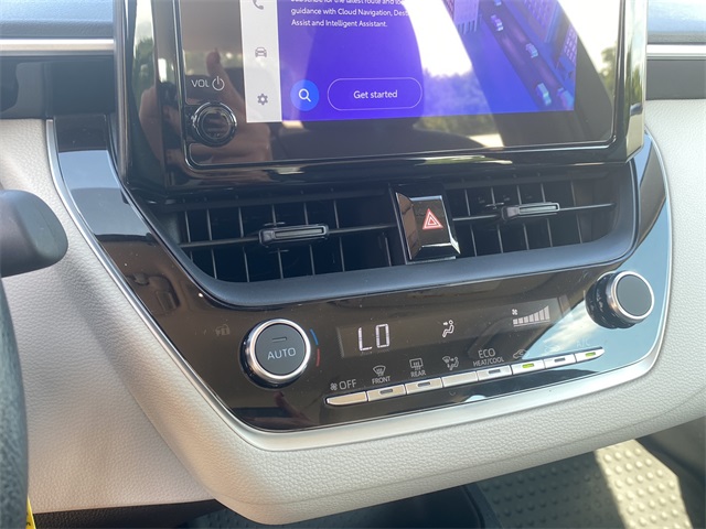 2025 Toyota Corolla LE photo 27