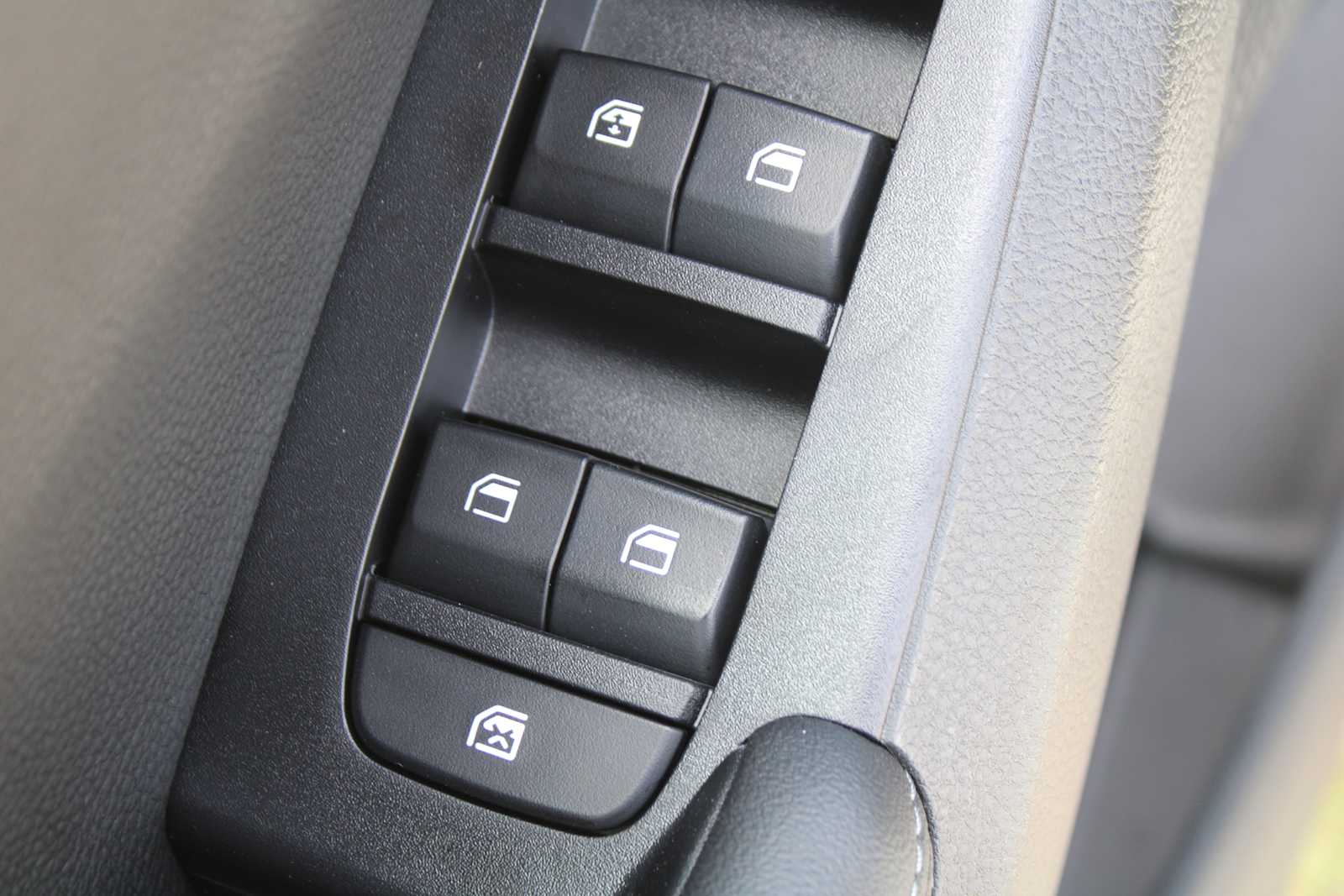2025 Kia Seltos S photo 34