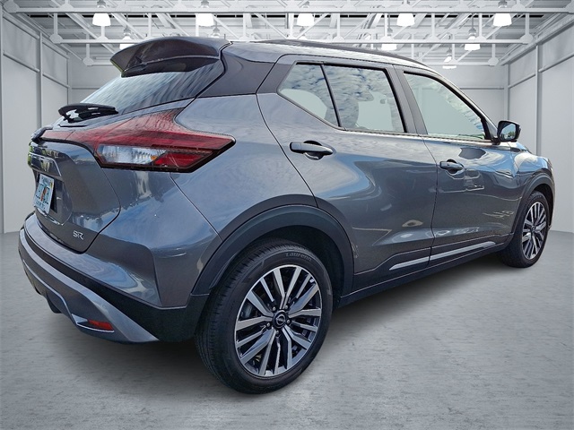 2024 Nissan Kicks SR photo 4
