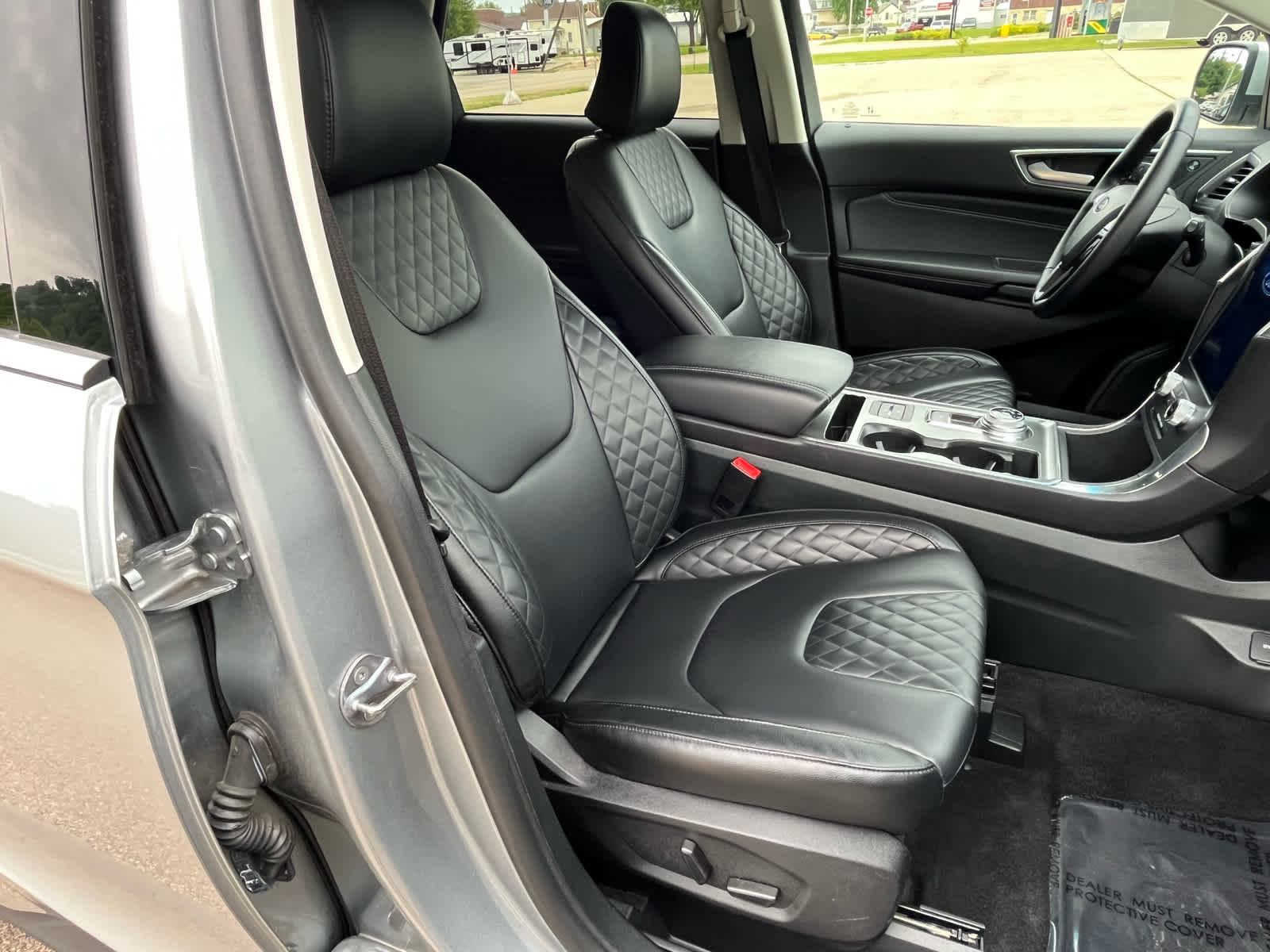 2024 Ford Edge Titanium photo 14